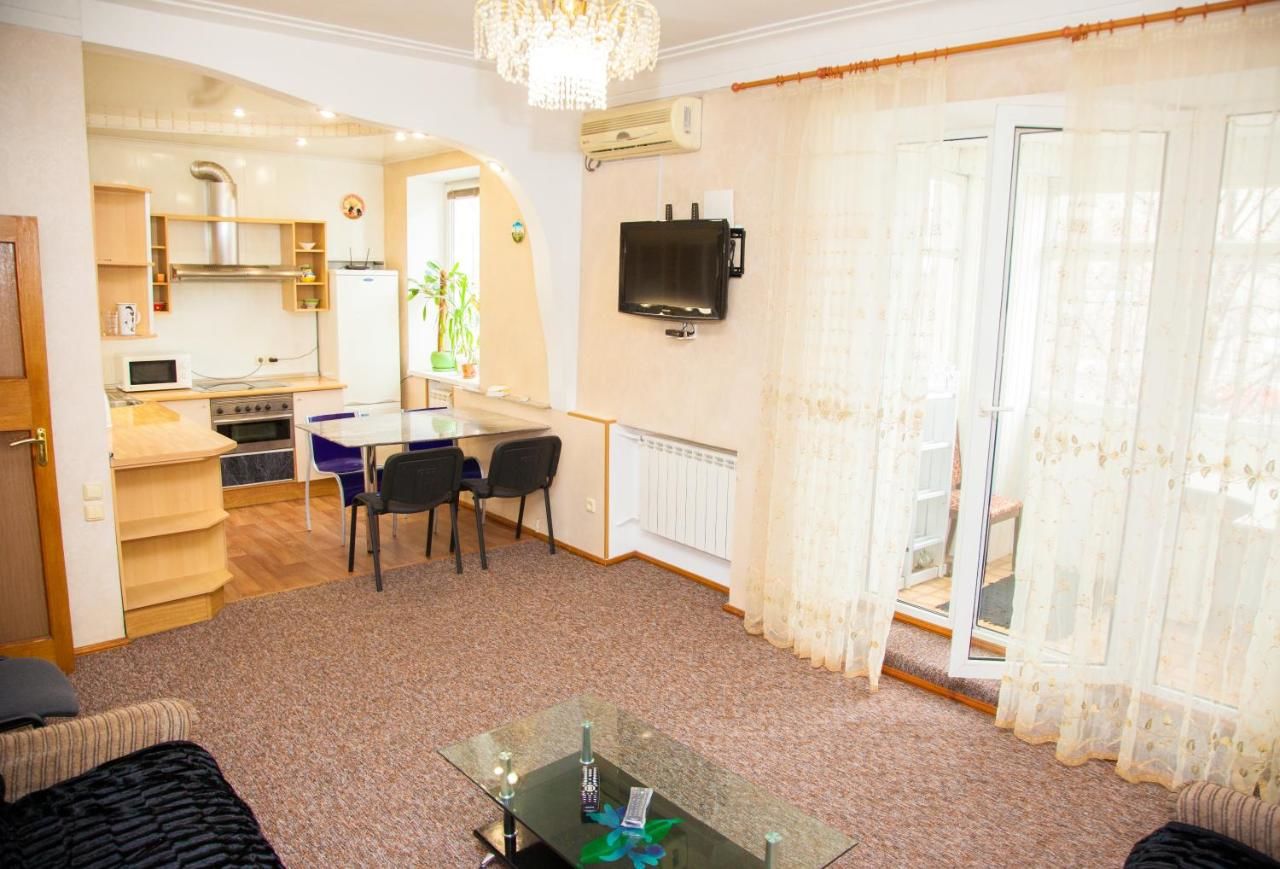 Апартаменты 3 rooms Аpartment on Sobrny avenue 179. Centre Port Imeni Lenina-4