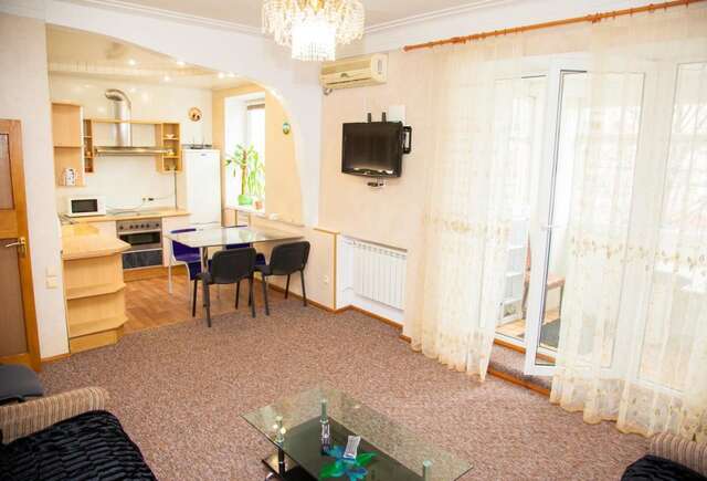 Апартаменты 3 rooms Аpartment on Sobrny avenue 179. Centre Port Imeni Lenina-3